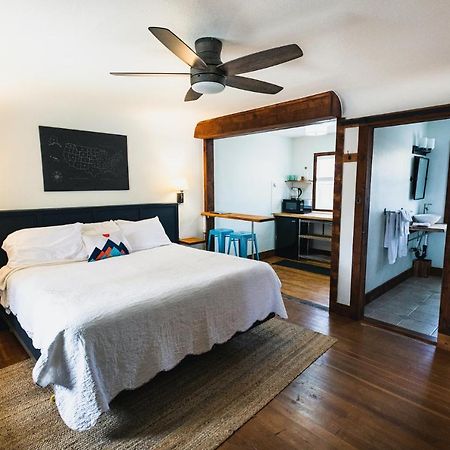 Left Coast Lodge - Pet Friendly Sisters Εξωτερικό φωτογραφία