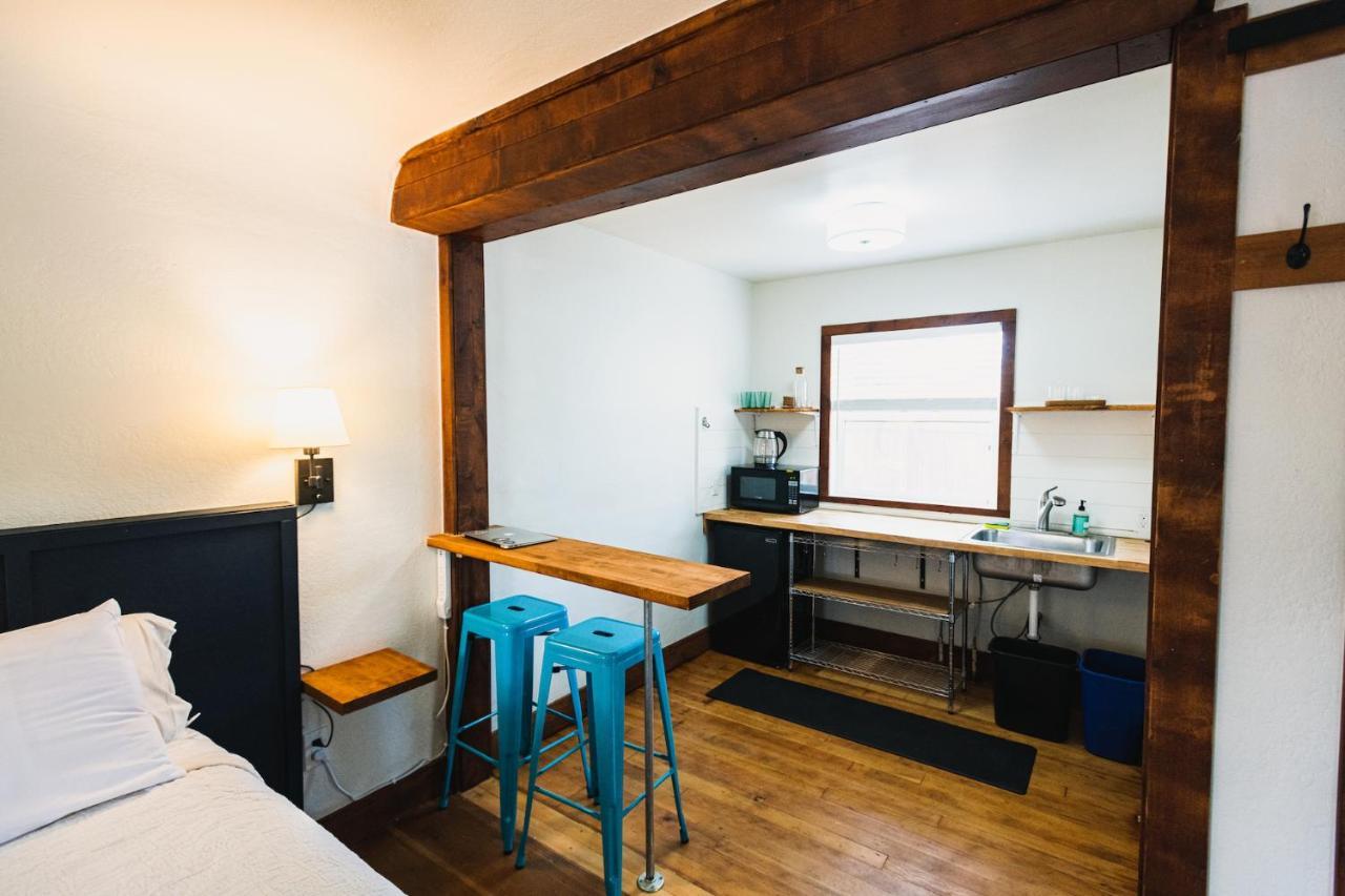 Left Coast Lodge - Pet Friendly Sisters Εξωτερικό φωτογραφία