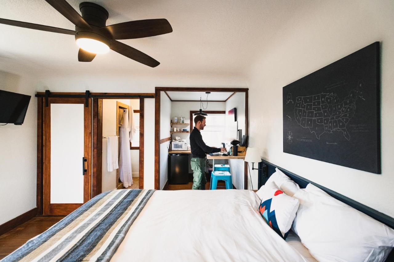 Left Coast Lodge - Pet Friendly Sisters Εξωτερικό φωτογραφία