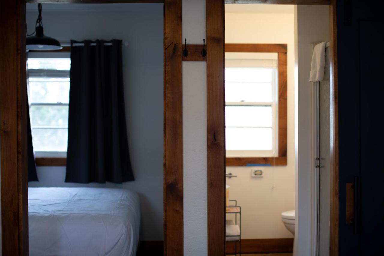 Left Coast Lodge - Pet Friendly Sisters Εξωτερικό φωτογραφία