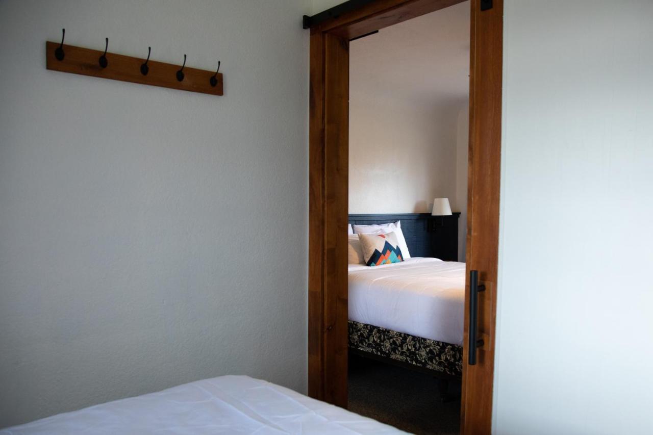 Left Coast Lodge - Pet Friendly Sisters Εξωτερικό φωτογραφία